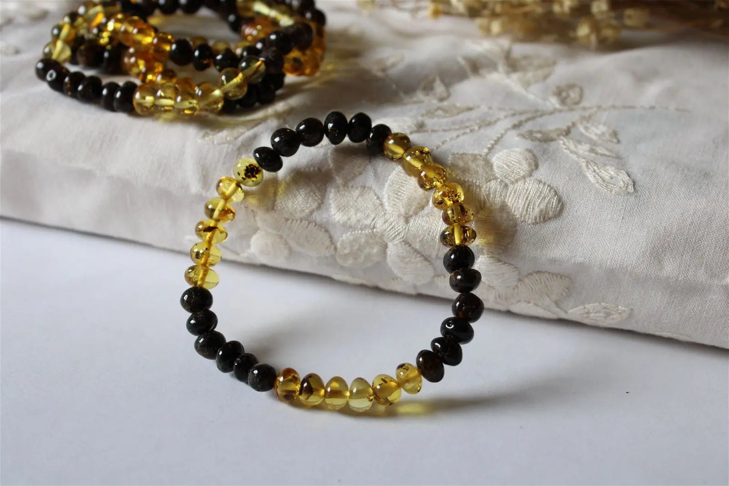 1 Bracelet ambre certifié vert bicolore Lituanie - Aurore Lune
