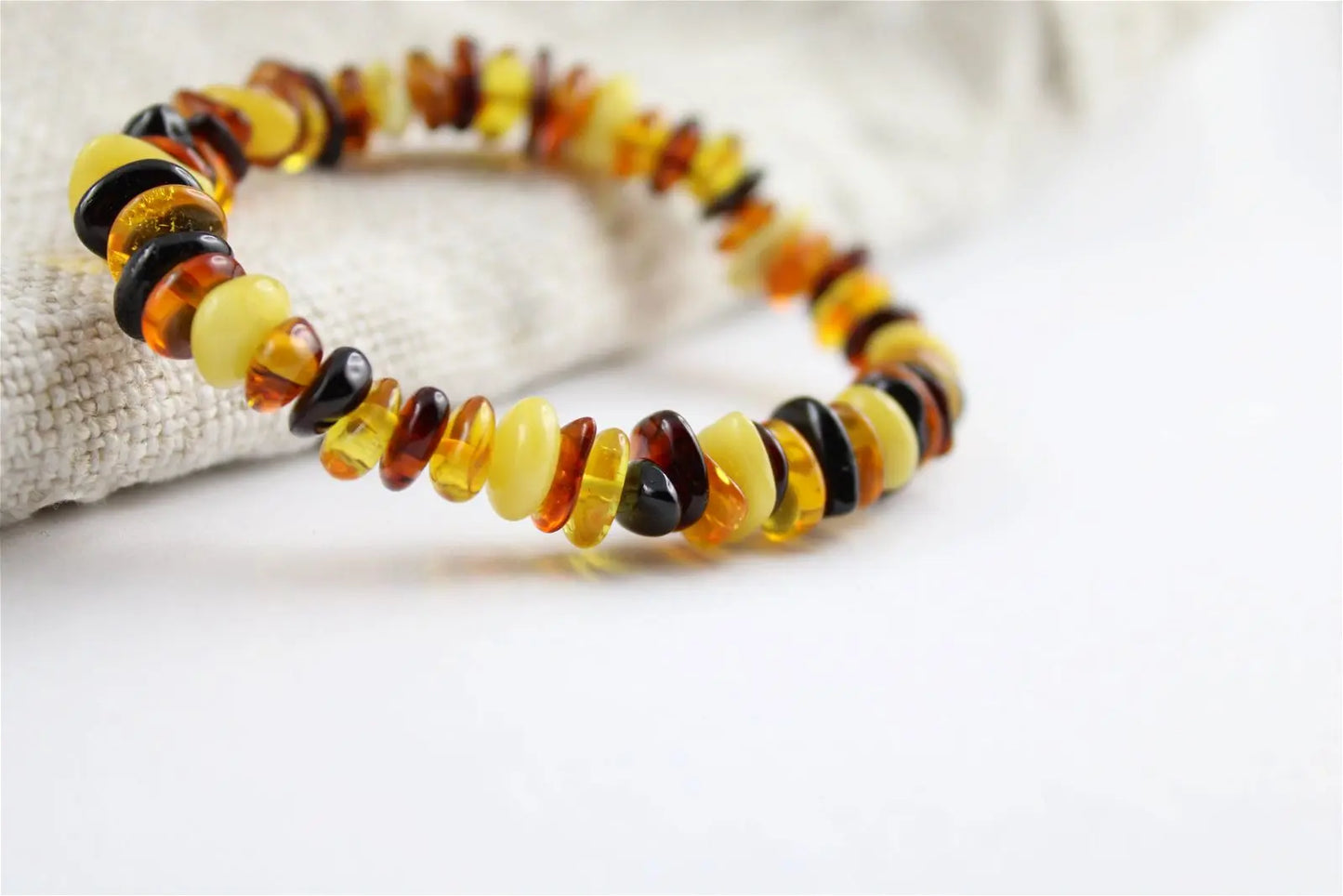 1 Bracelet chips d'ambre multicolore Lituanie - Aurore Lune
