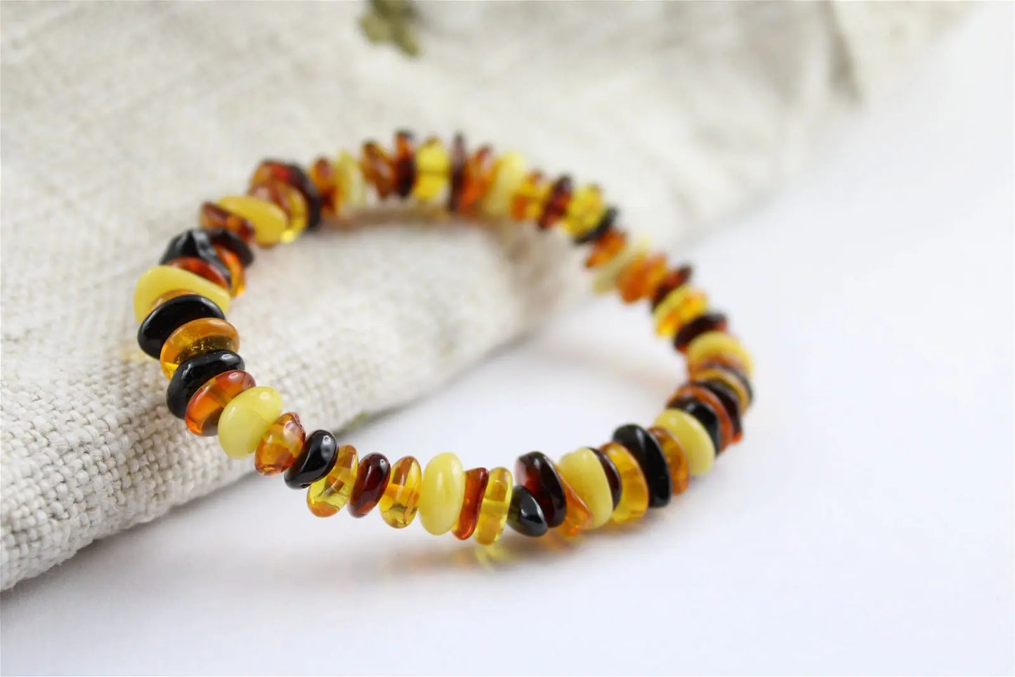 1 Bracelet chips d'ambre multicolore Lituanie - Aurore Lune