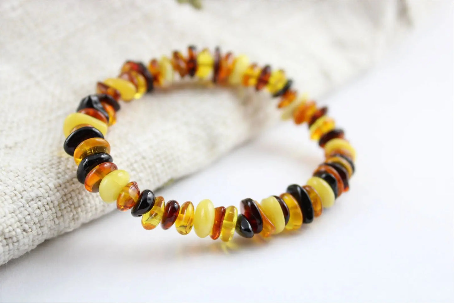 1 Bracelet chips d'ambre multicolore Lituanie - Aurore Lune