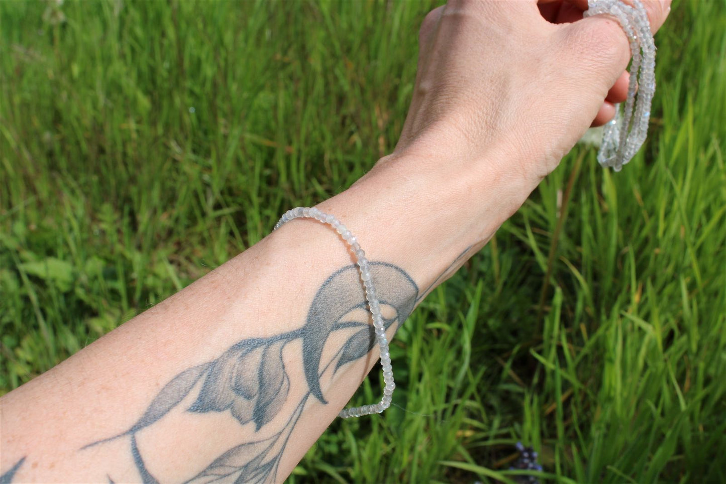 1 Bracelet élastiqué en labradorite poignet large - Aurore Lune