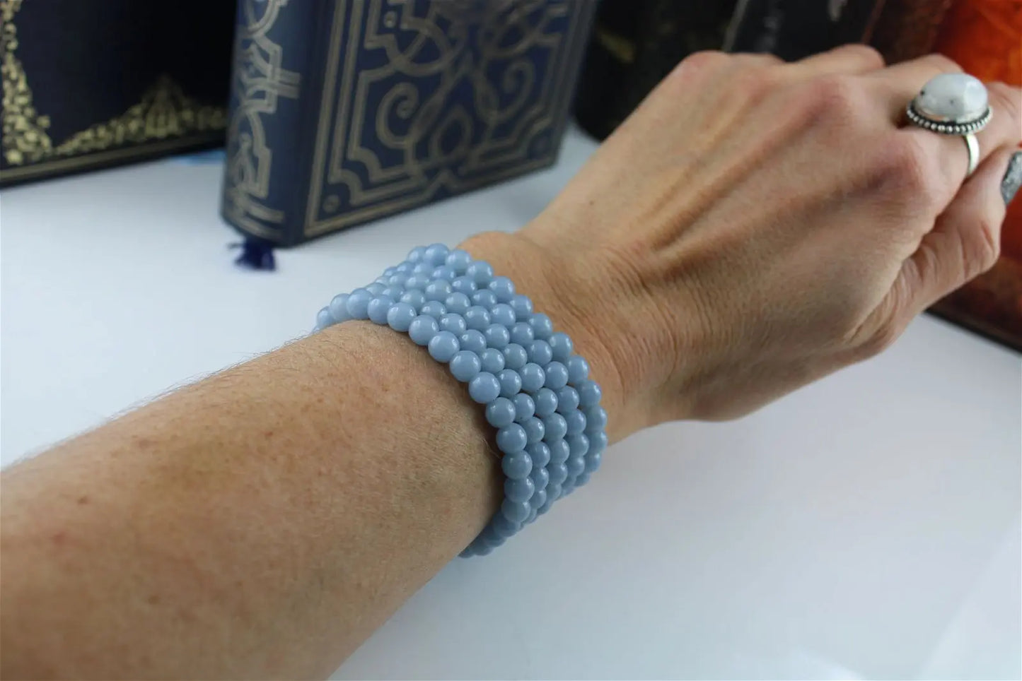 1 Bracelet en anhydrite ou angélite - Aurore Lune