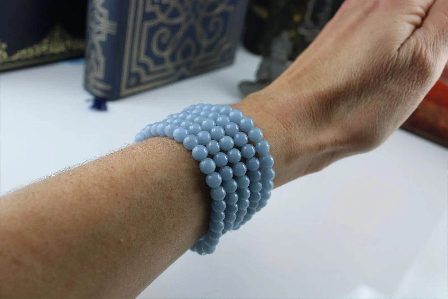 1 Bracelet en anhydrite ou angélite - Aurore Lune