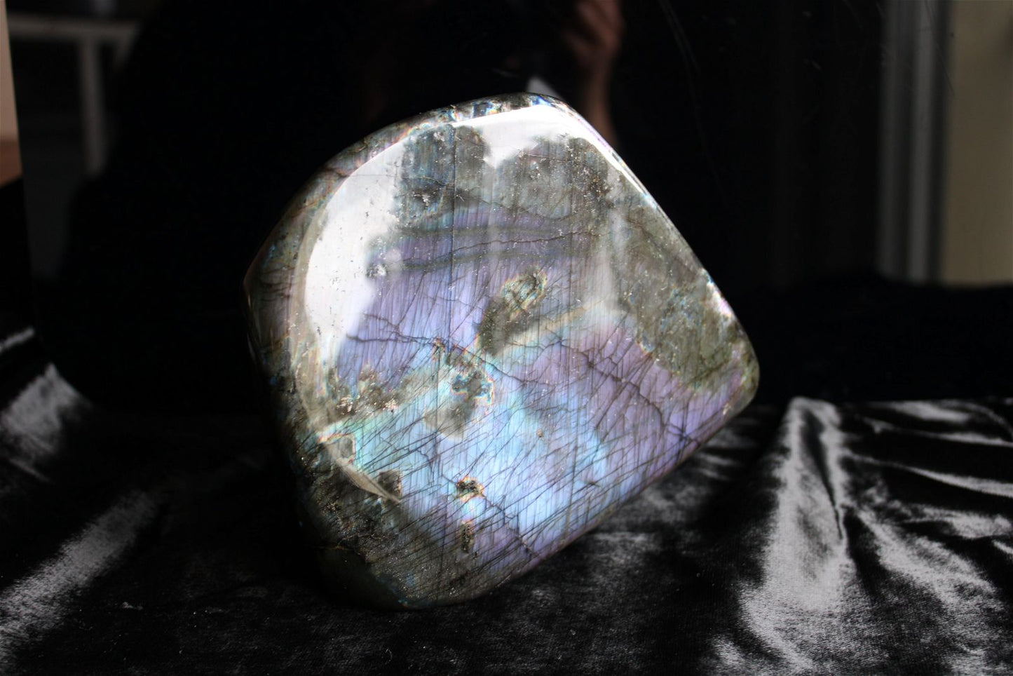 1 Labradorite à poser REFLETS RARES - Aurore Lune