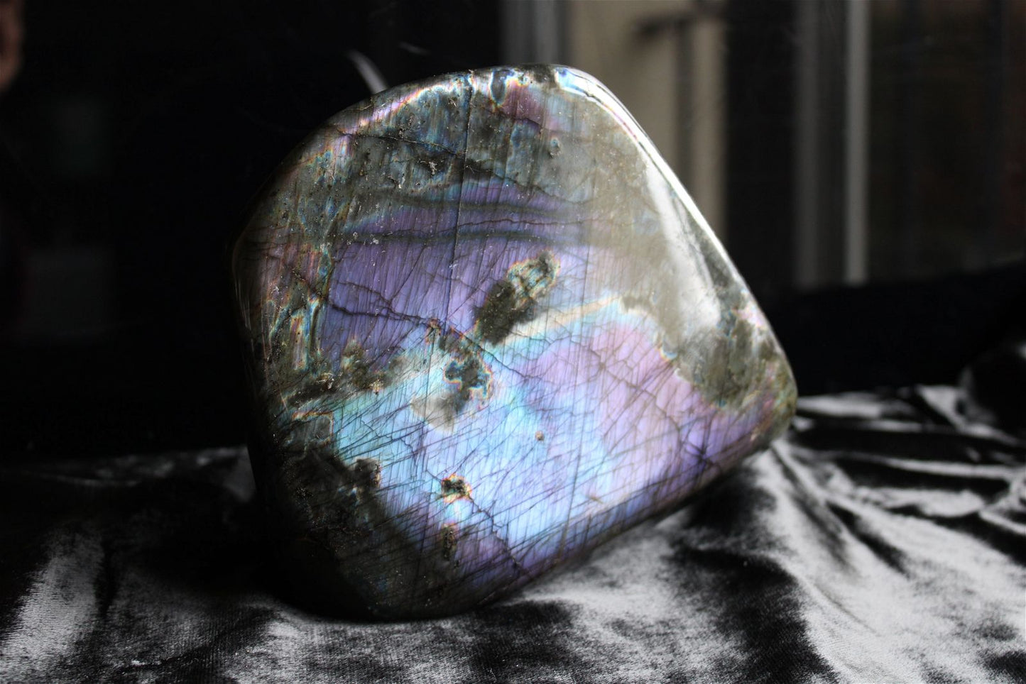 1 Labradorite à poser REFLETS RARES - Aurore Lune