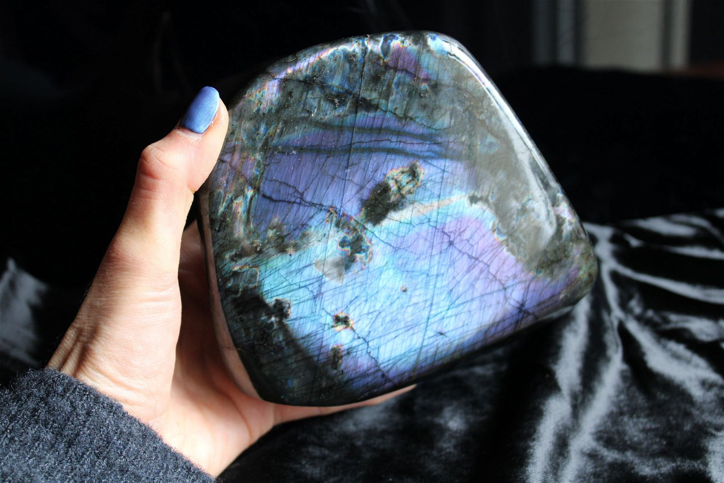 1 Labradorite à poser REFLETS RARES - Aurore Lune