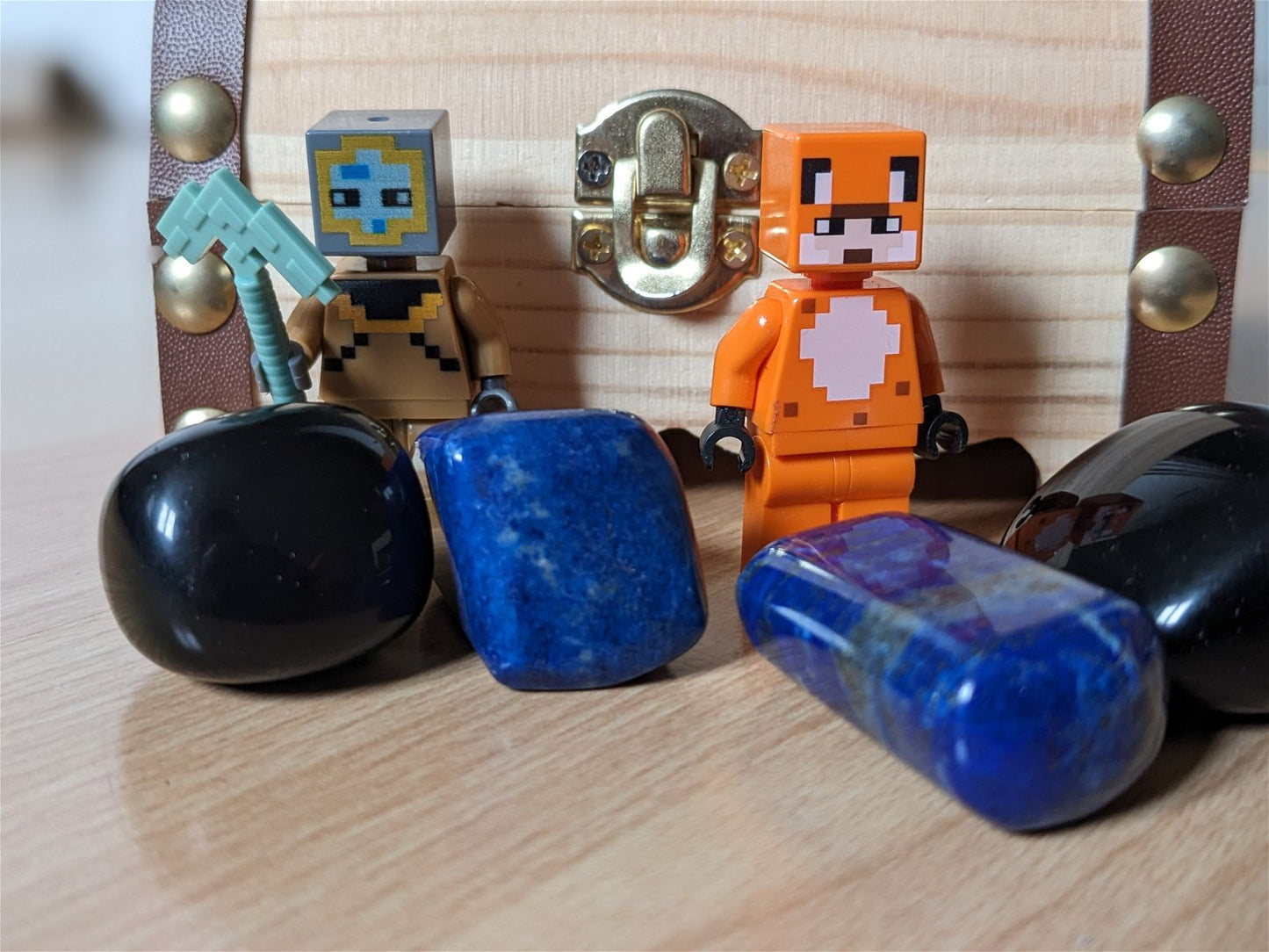 1 Lot inspiration Minecraft™ - 1 lapis lazuli 1 obsidienne et 1 figurine à monter - Aurore Lune