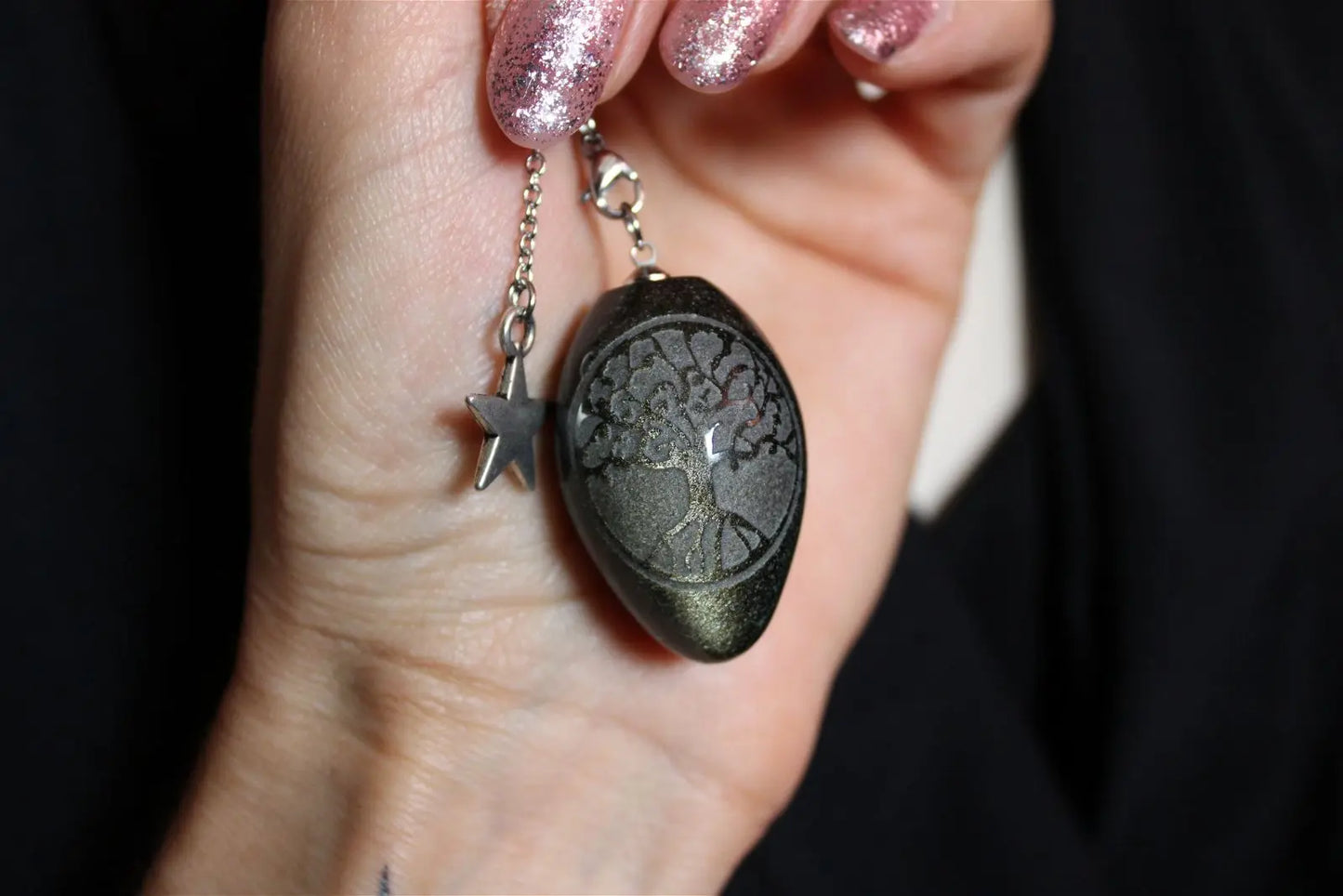 1 Pendule en obsidienne dorée gravé d'un Arbre de Vie - Aurore Lune