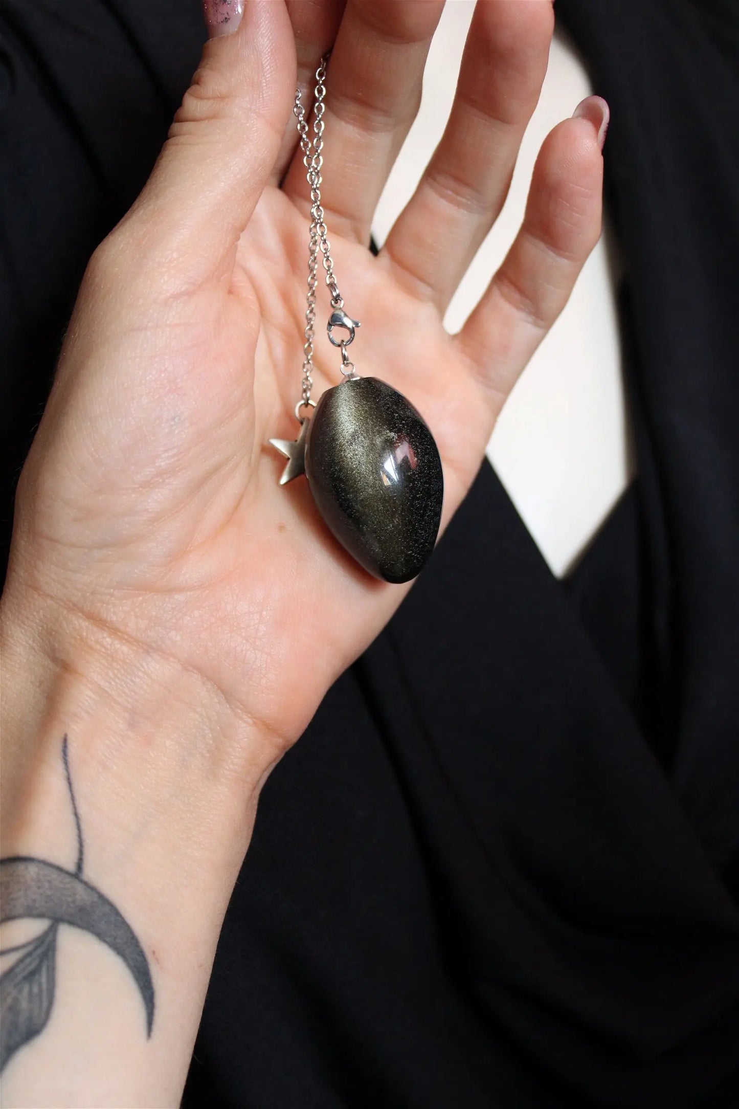 1 Pendule en obsidienne dorée gravé d'un Arbre de Vie - Aurore Lune