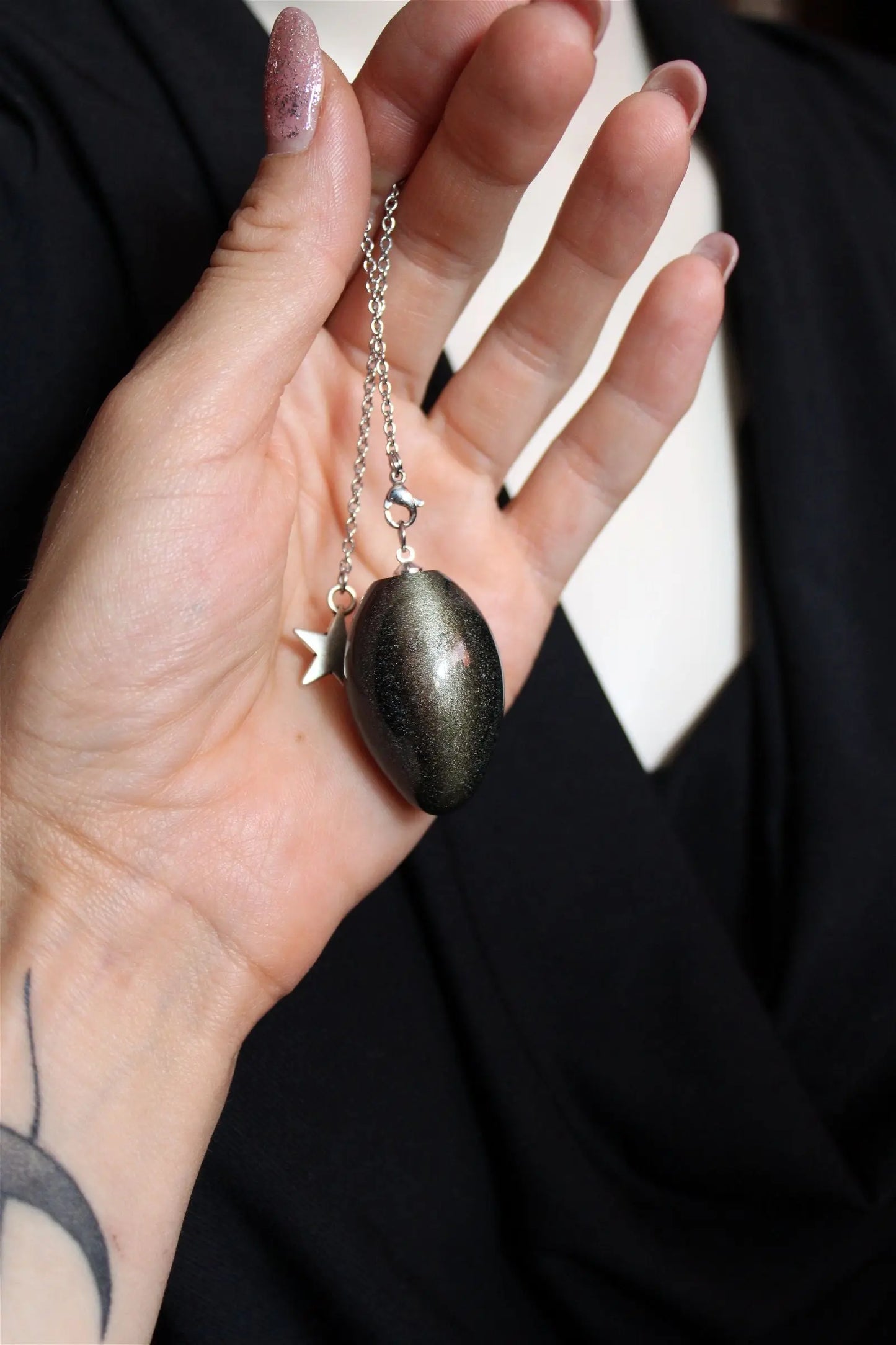 1 Pendule en obsidienne dorée gravé d'un Arbre de Vie - Aurore Lune