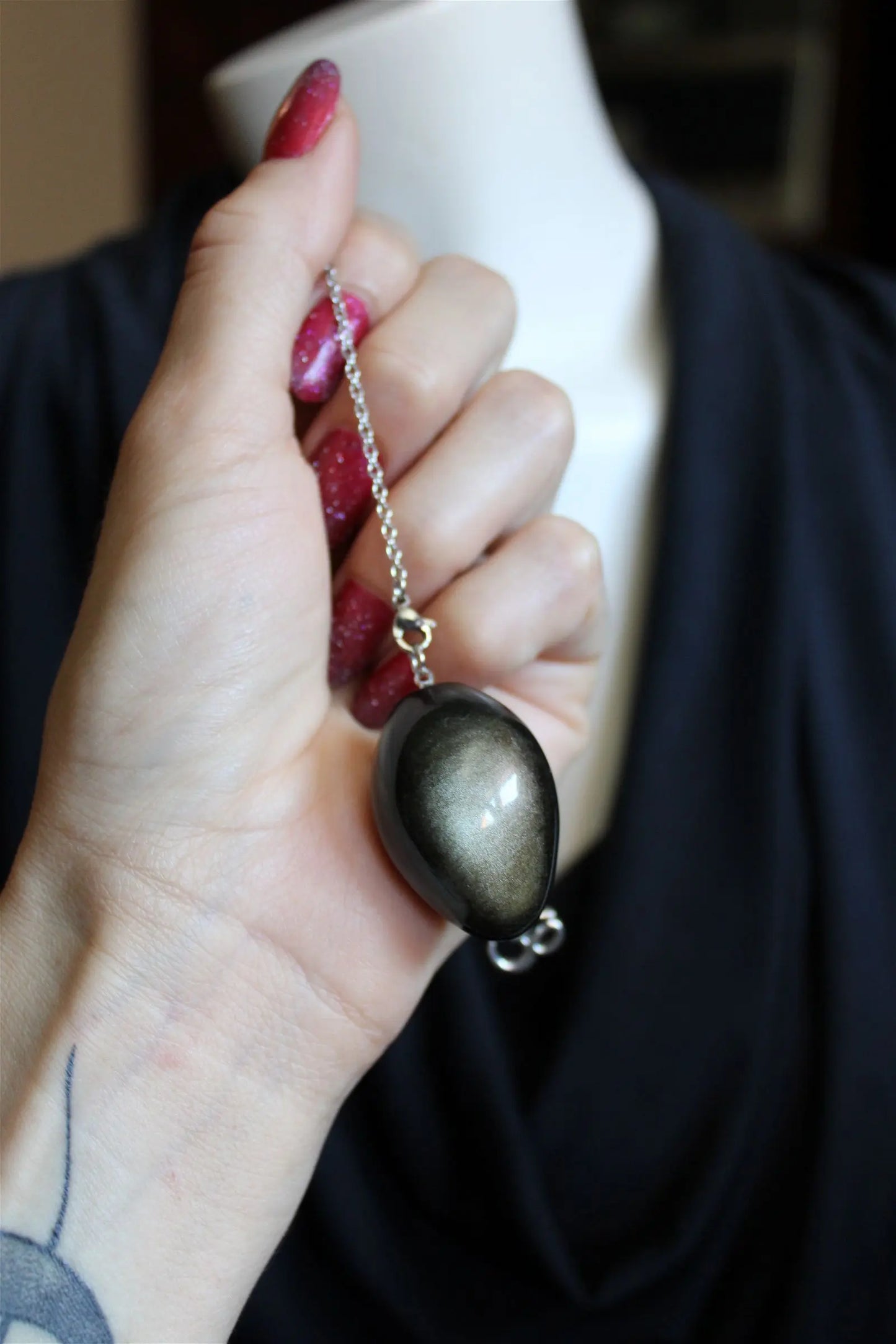 1 Pendule en obsidienne dorée gravé d'un Arbre de Vie - Aurore Lune