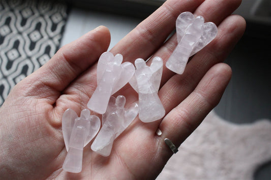1 Petit ange en quartz rose 3-4 cm - Aurore Lune