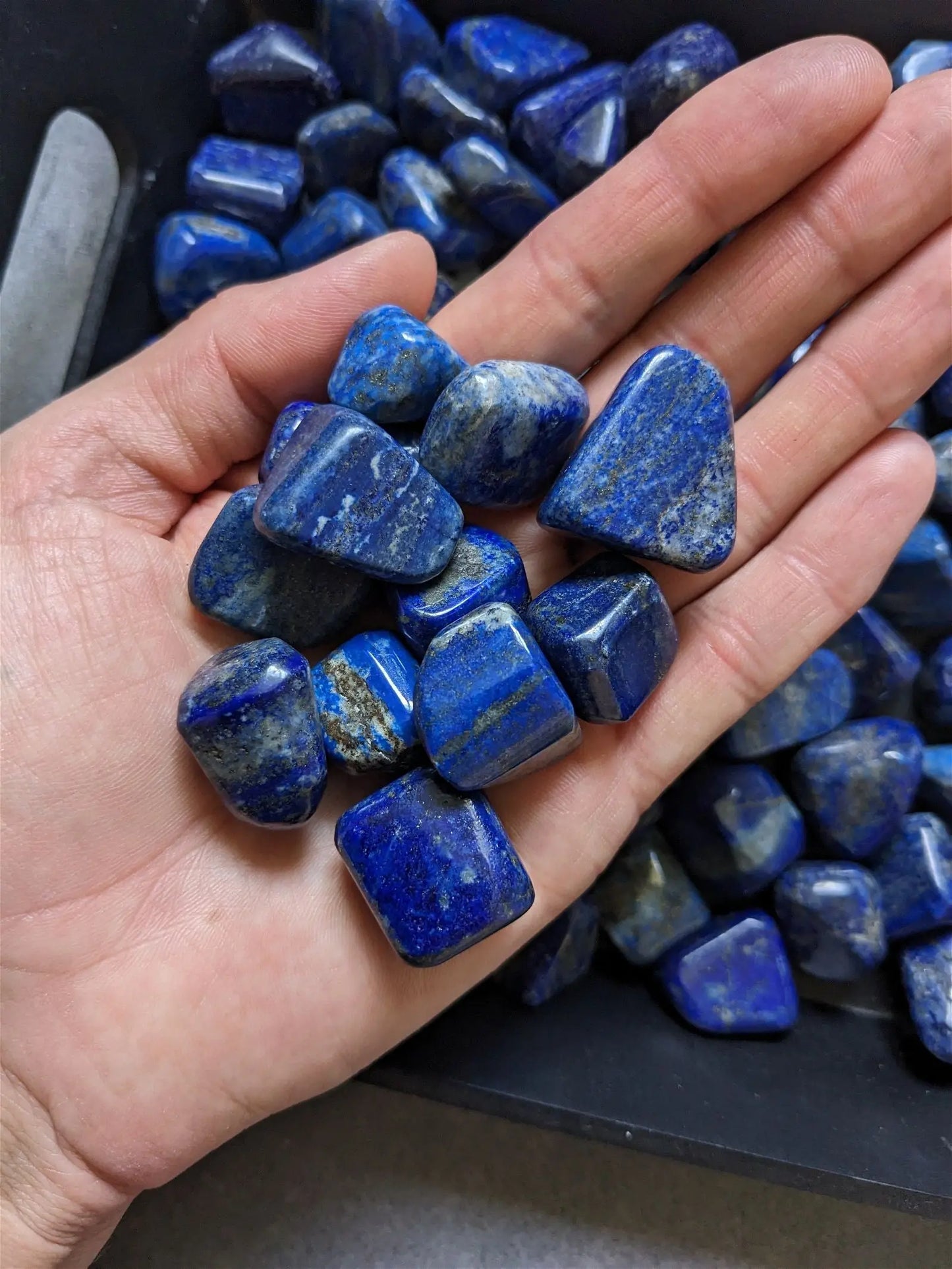 1 Pierre roulée en lapis lazuli - Aurore Lune