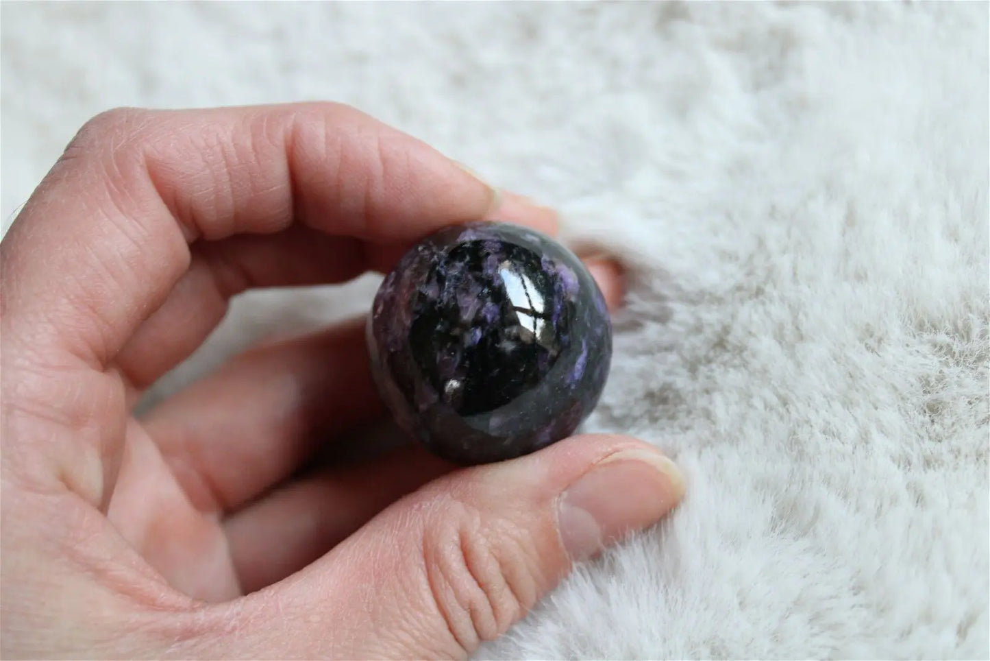 1 Sphère de charoïte russe 3.1 cm - Aurore Lune