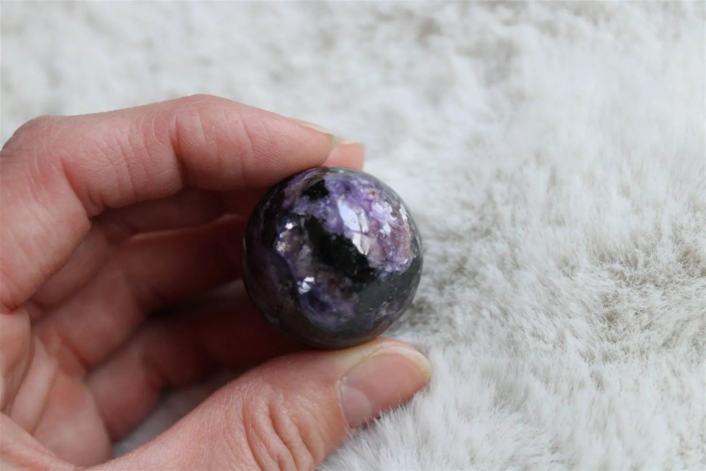 1 Sphère de charoïte russe 3.1 cm - Aurore Lune