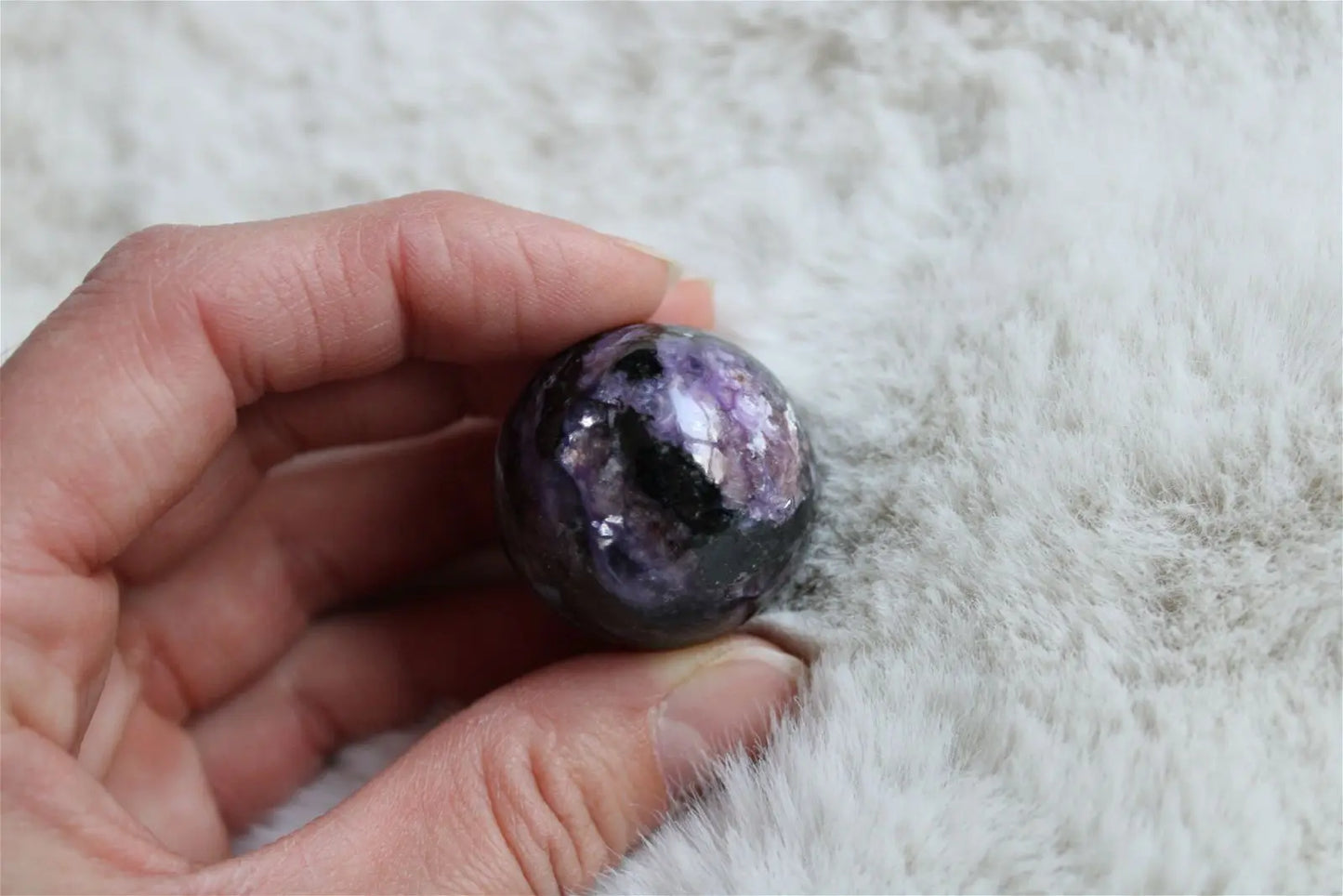1 Sphère de charoïte russe 3.1 cm - Aurore Lune