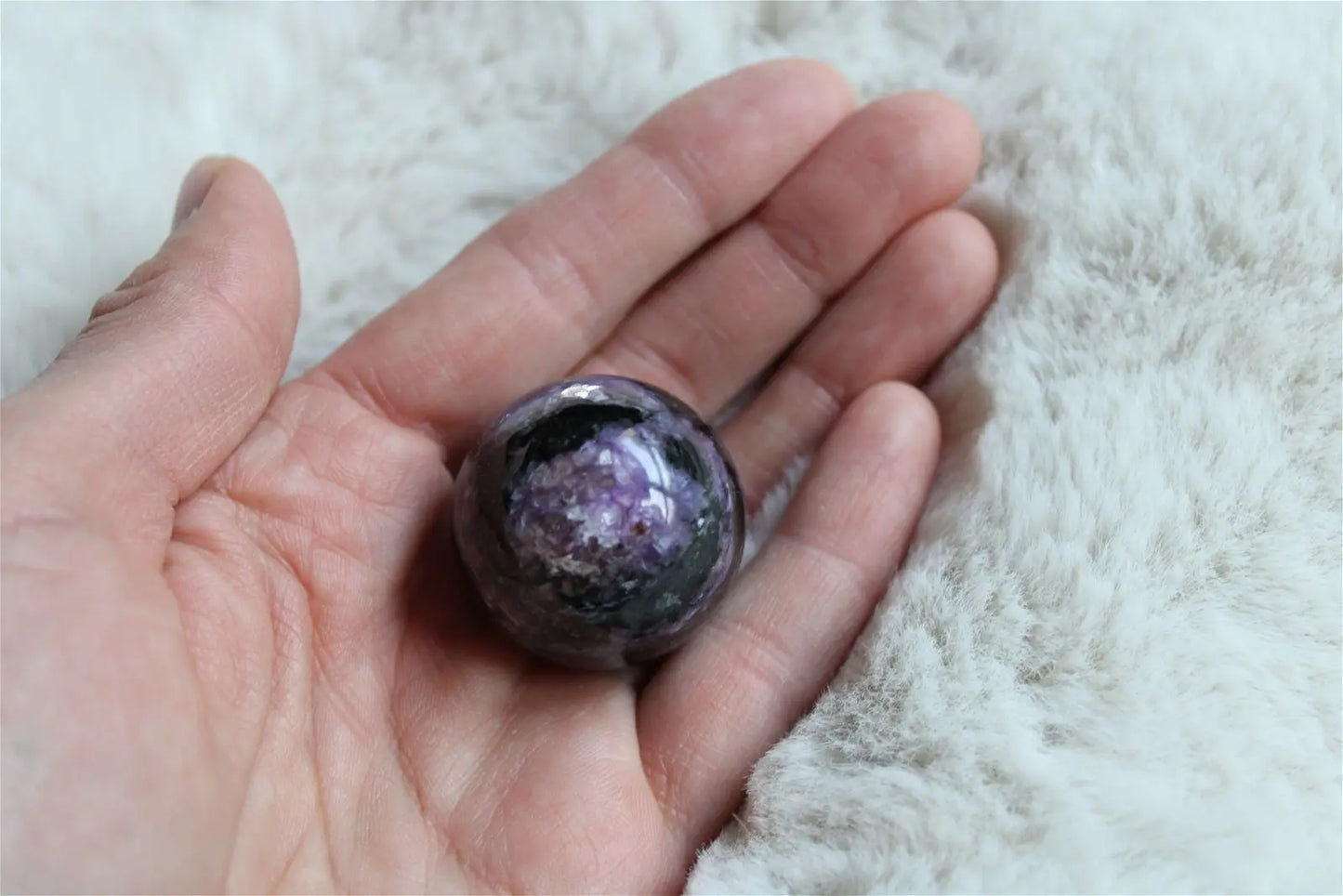 1 Sphère de charoïte russe 3.1 cm - Aurore Lune