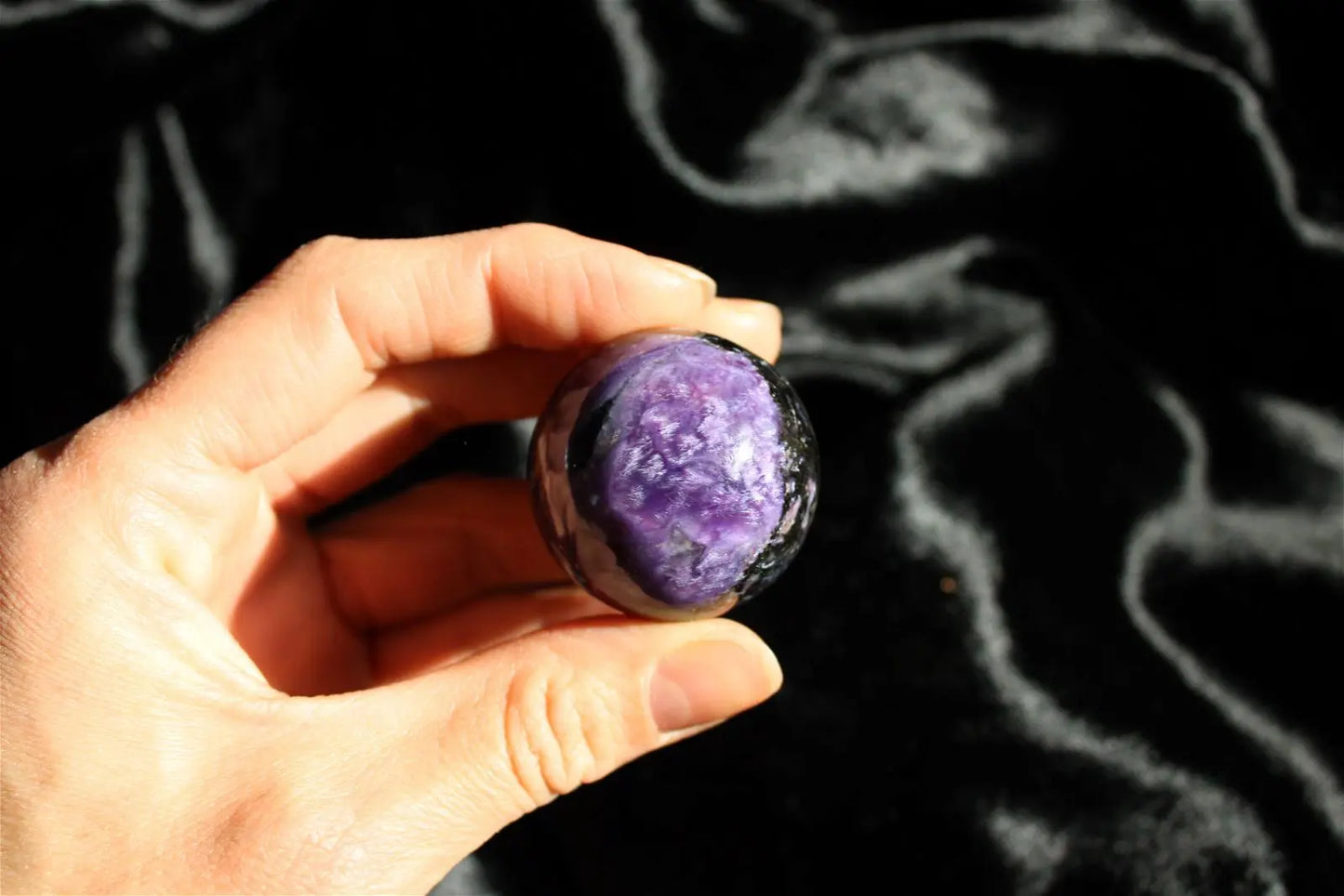 1 Sphère de charoïte russe 3.6 cm - Aurore Lune