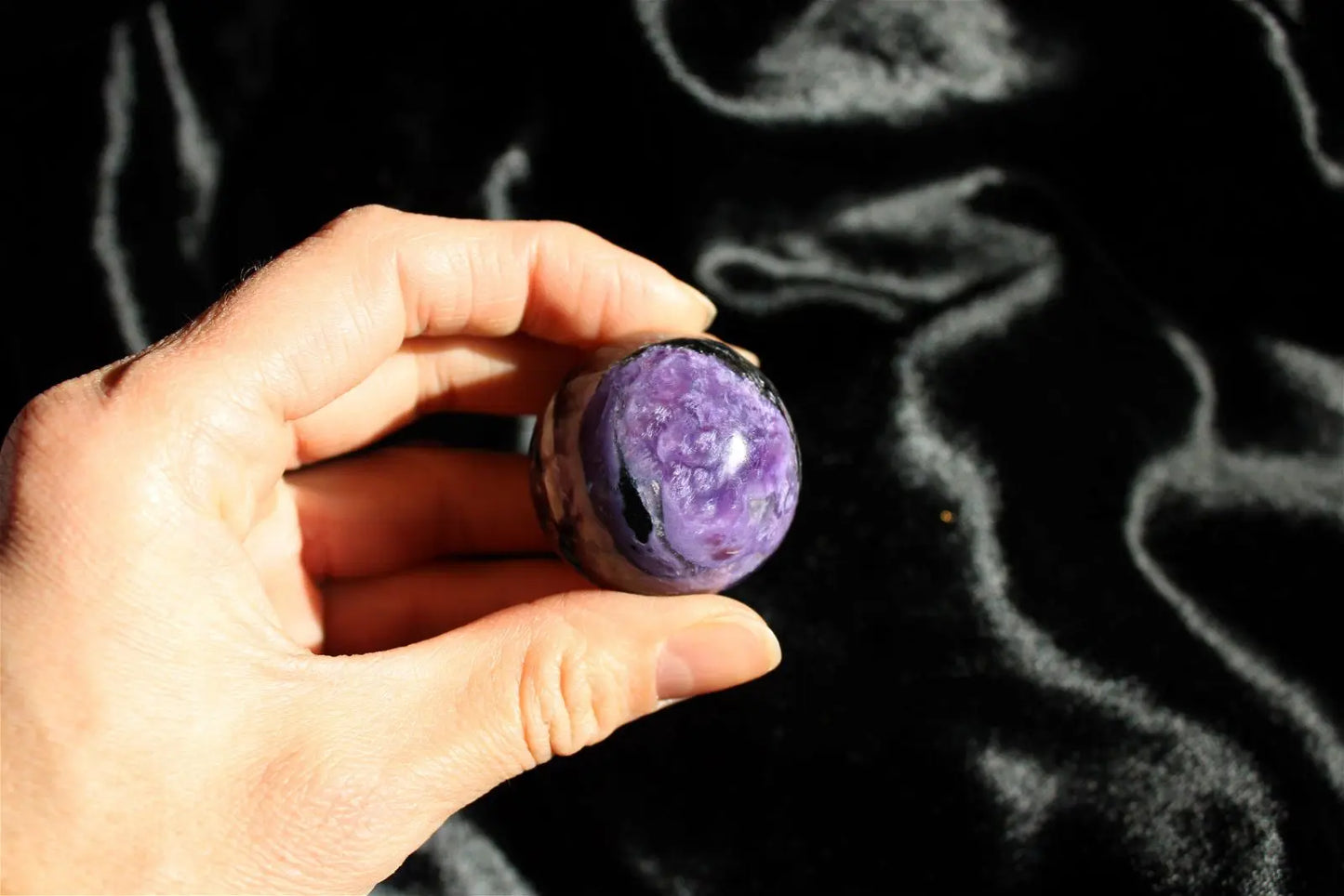 1 Sphère de charoïte russe 3.6 cm - Aurore Lune