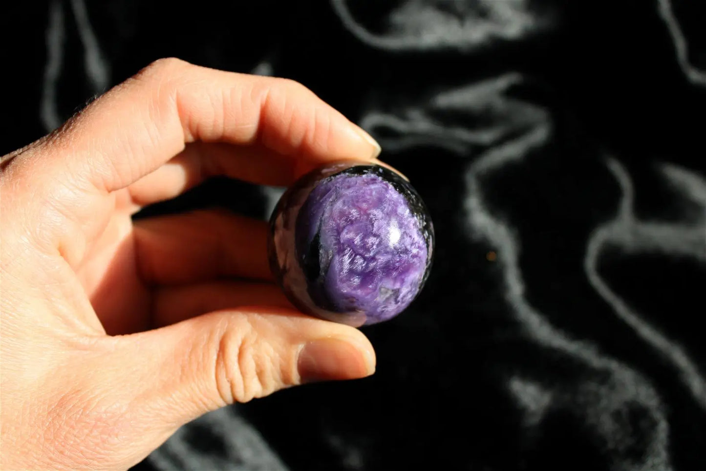 1 Sphère de charoïte russe 3.6 cm - Aurore Lune