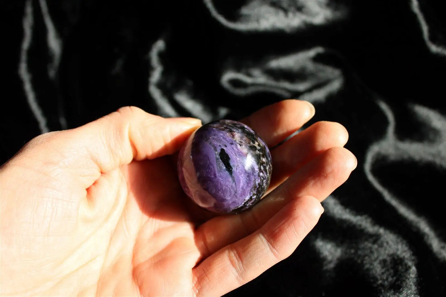 1 Sphère de charoïte russe 3.6 cm - Aurore Lune
