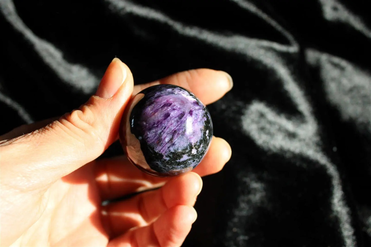 1 Sphère de charoïte russe 3.6 cm - Aurore Lune
