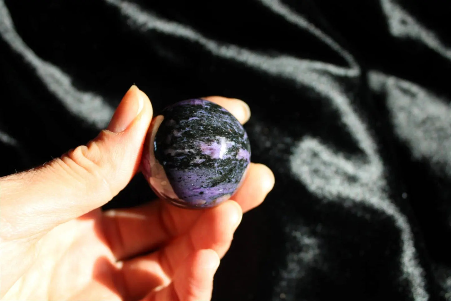 1 Sphère de charoïte russe 3.6 cm - Aurore Lune
