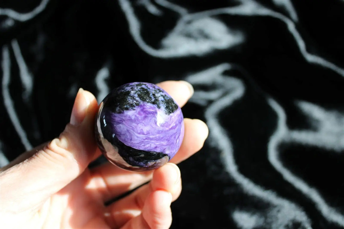 1 Sphère de charoïte russe 4 cm environ - Aurore Lune
