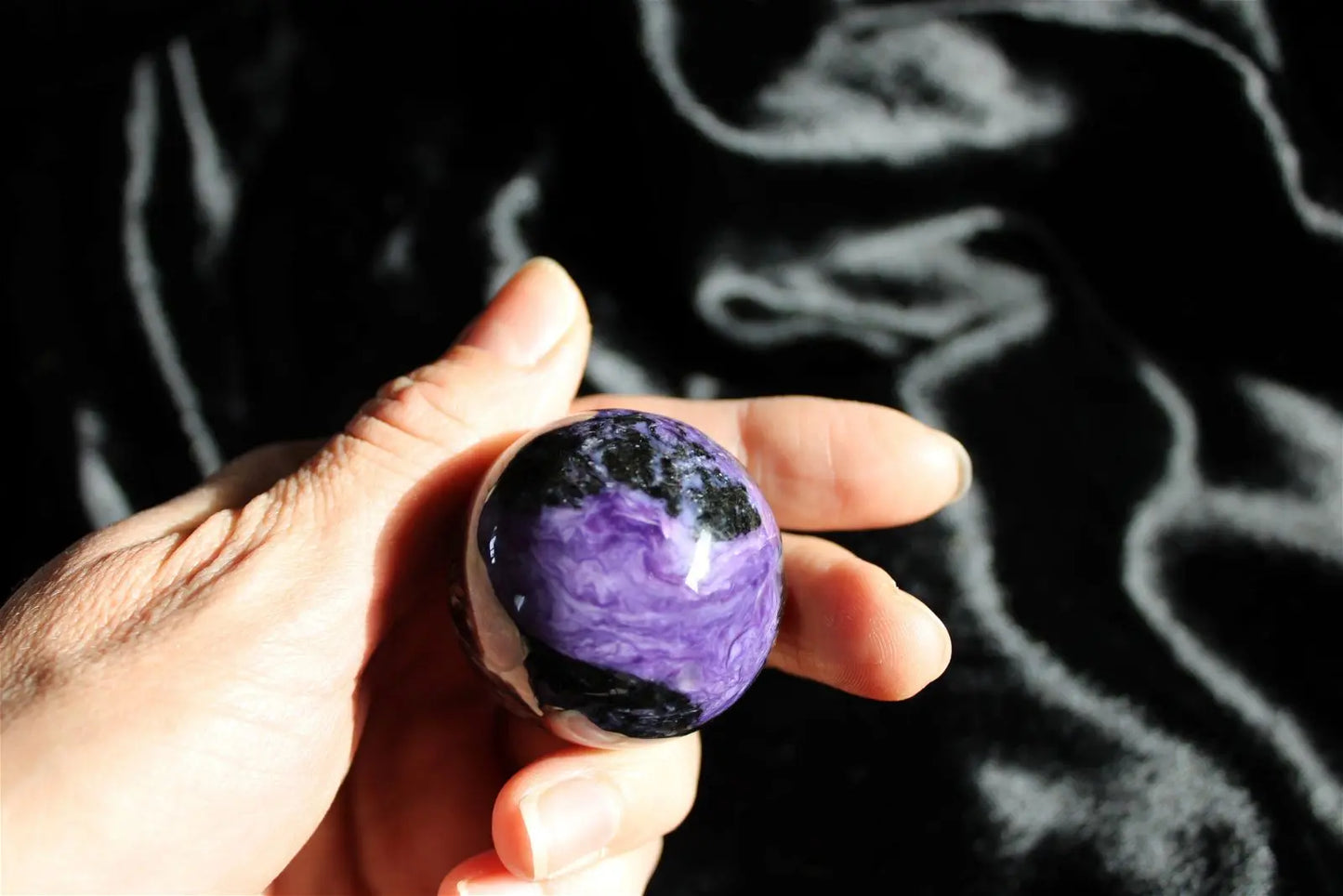 1 Sphère de charoïte russe 4 cm environ - Aurore Lune