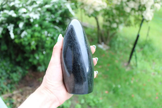 1 Tourmaline Noire à poser 1.364 kilogrammes 17 cm - Aurore Lune