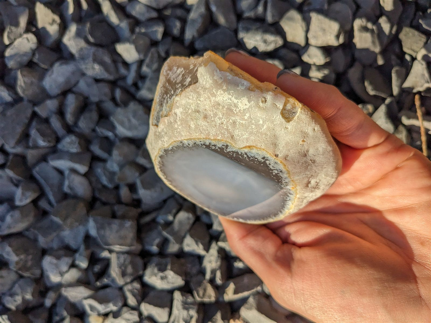 1 agate à eau - enhydre du Brésil à poser photo contractuelle - Aurore Lune