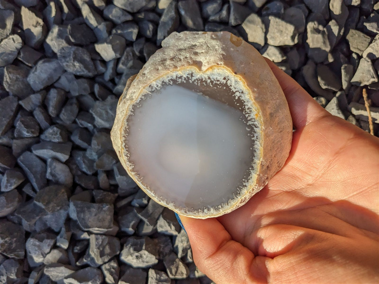1 agate à eau - enhydre du Brésil à poser photo contractuelle - Aurore Lune