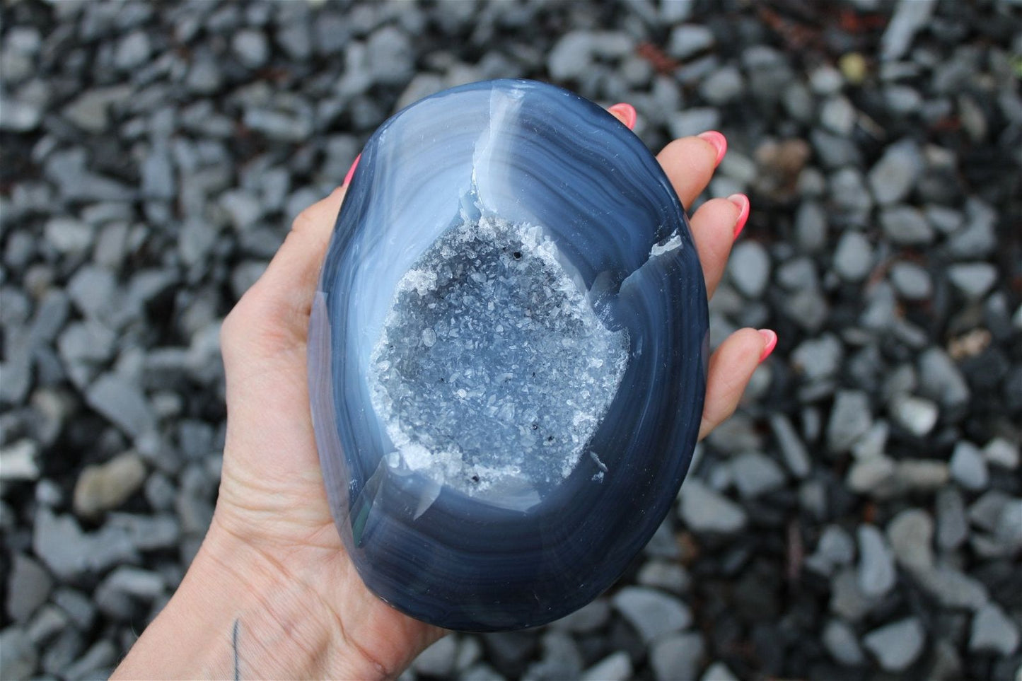 1 agate cristallisée 972 grammes - Aurore Lune