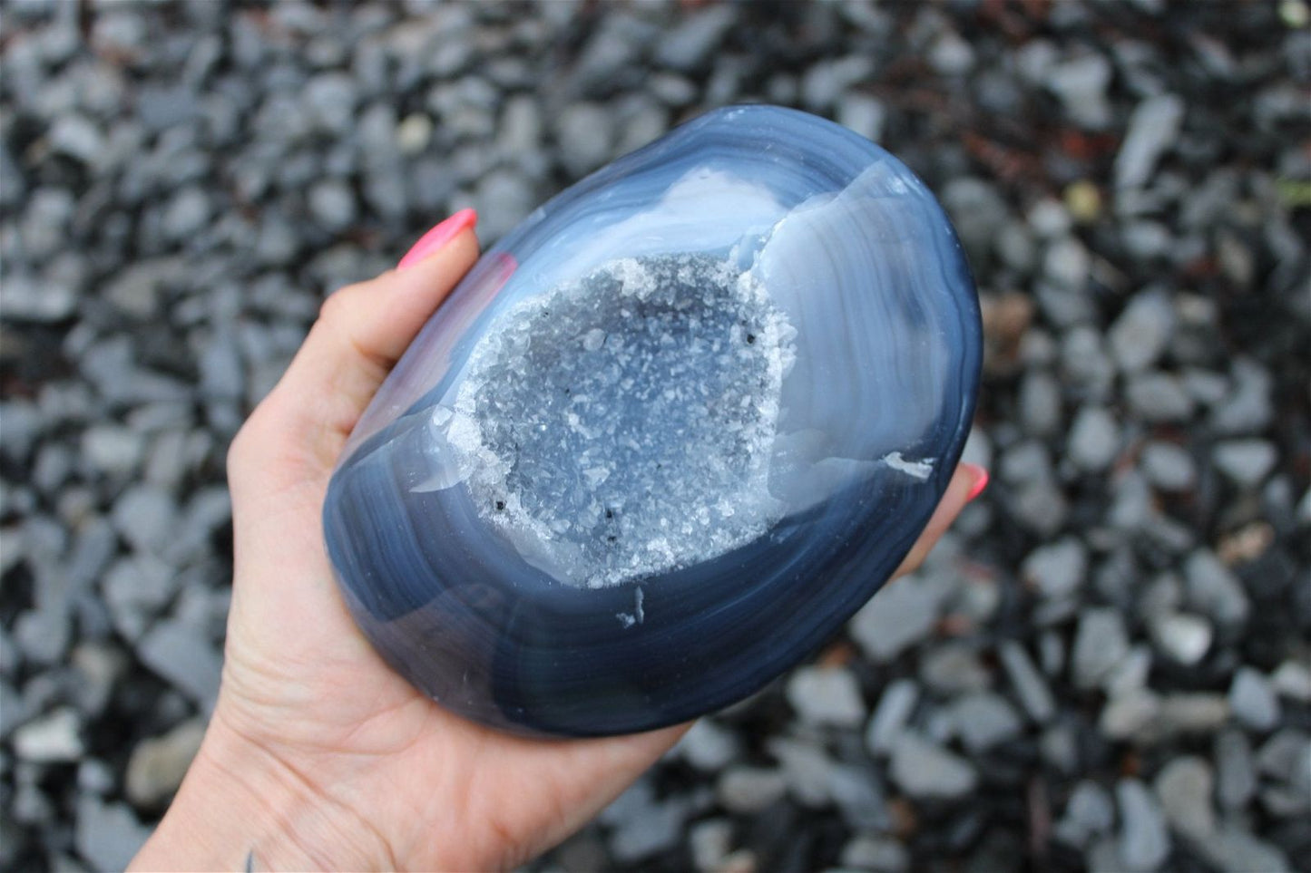 1 agate cristallisée 972 grammes - Aurore Lune