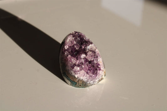 1 améthyste à poser *C* - Aurore Lune