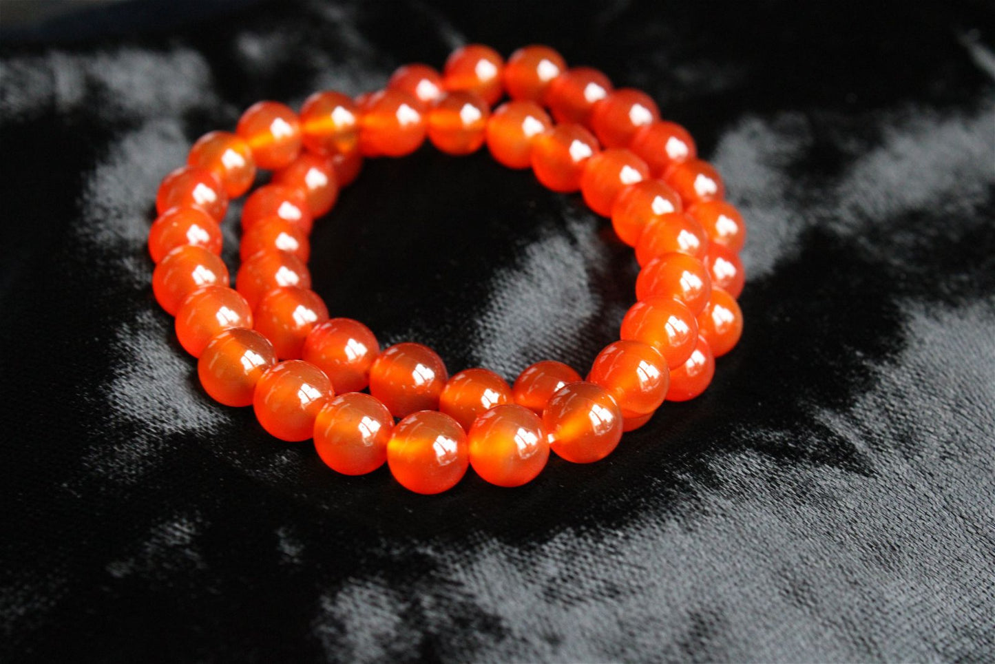 1 bracelet élastiqué en cornaline - Aurore Lune