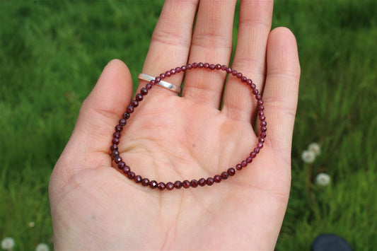 1 bracelet élastiqué en grenat à facettes - Aurore Lune