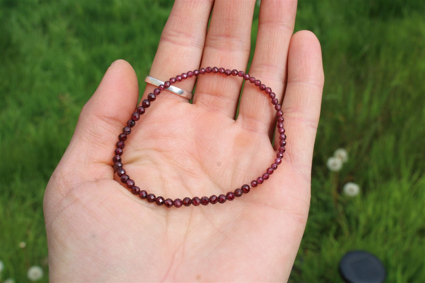 1 bracelet élastiqué en grenat à facettes - Aurore Lune