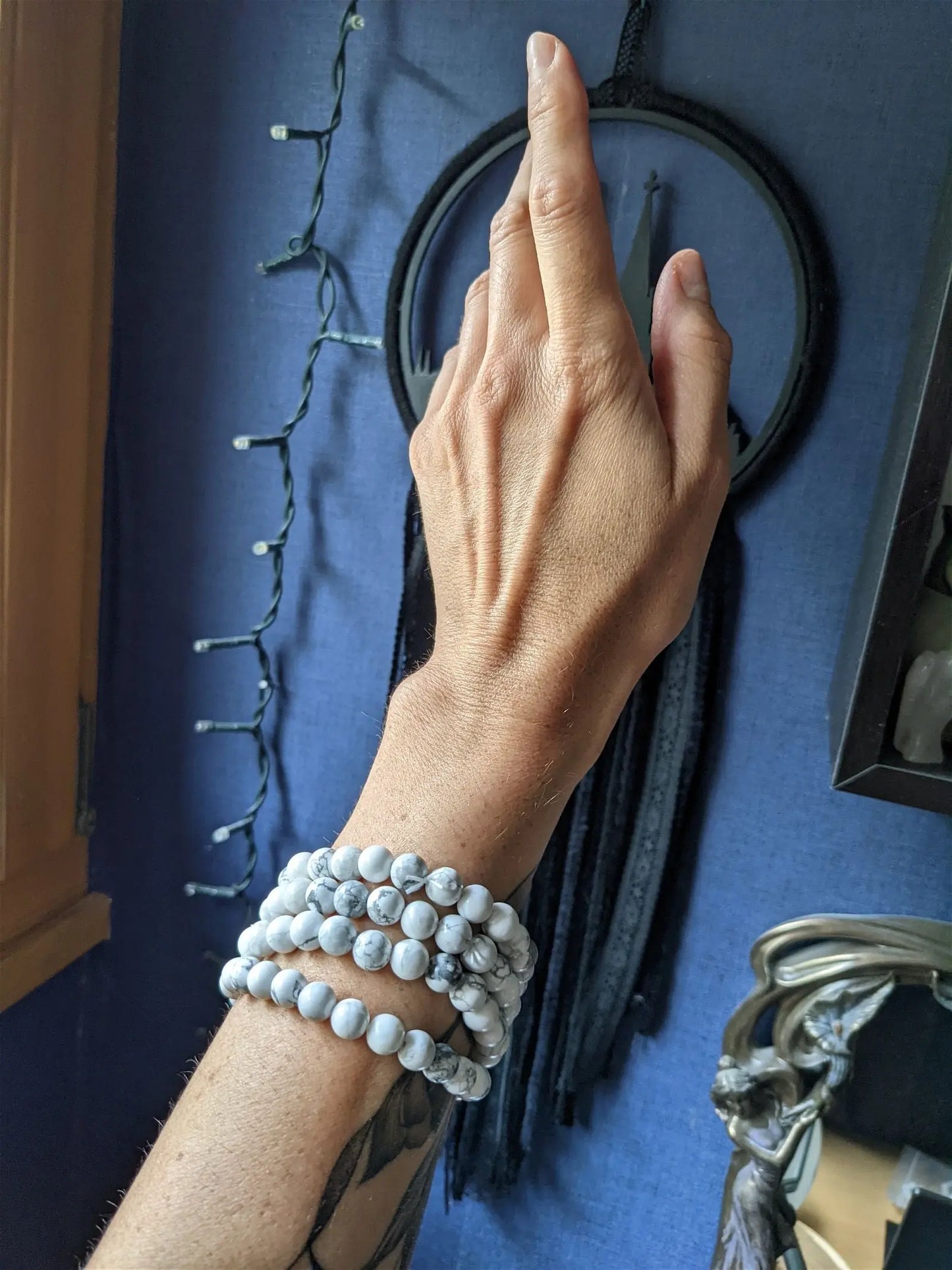 1 bracelet élastique en howlite - Aurore Lune