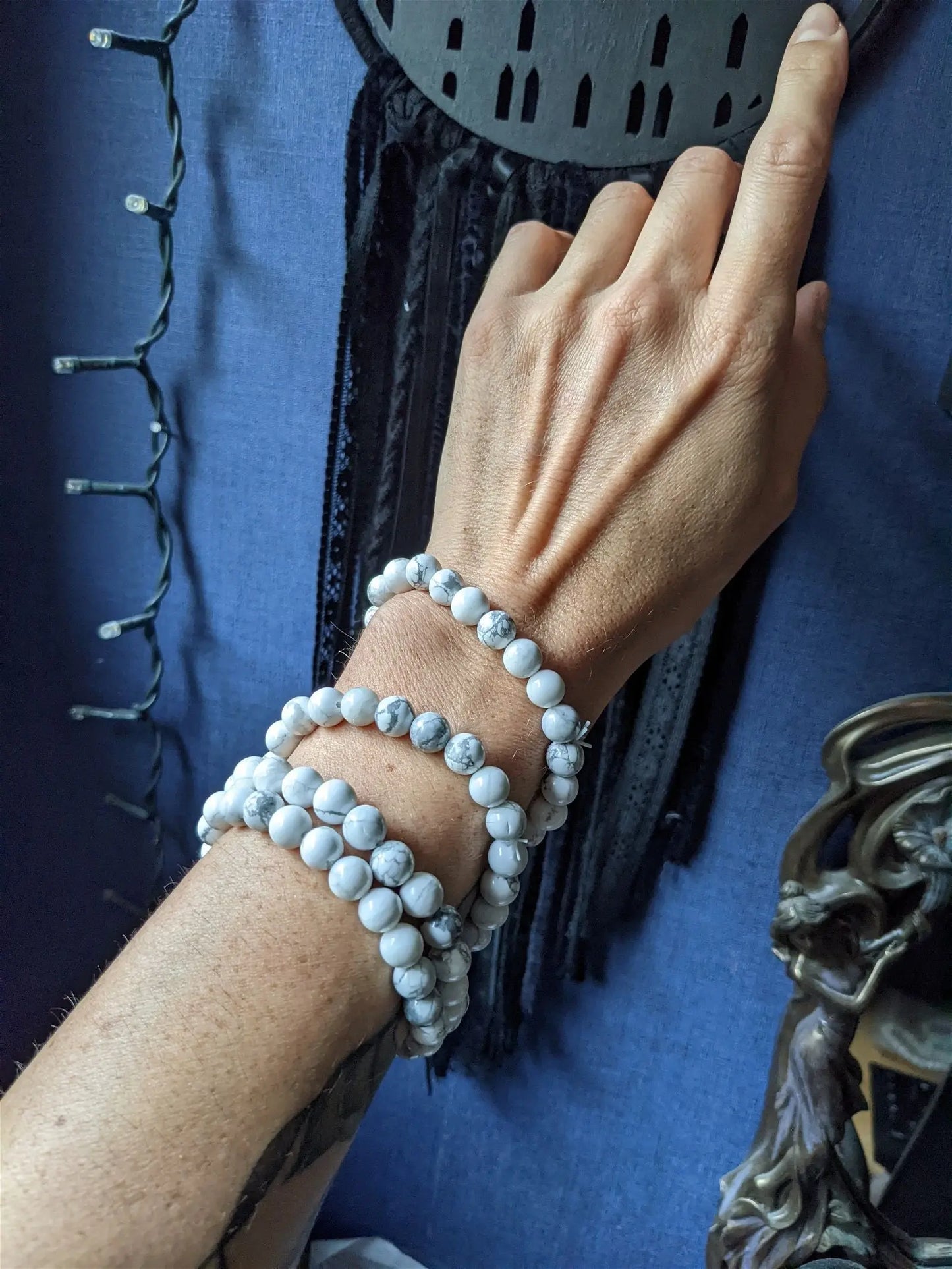 1 bracelet élastique en howlite - Aurore Lune