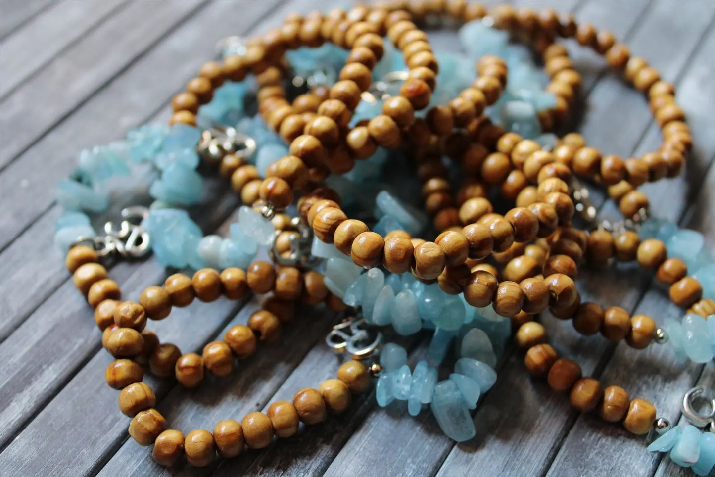 1 bracelet en aigue marine et Ohm poignet fin - Aurore Lune