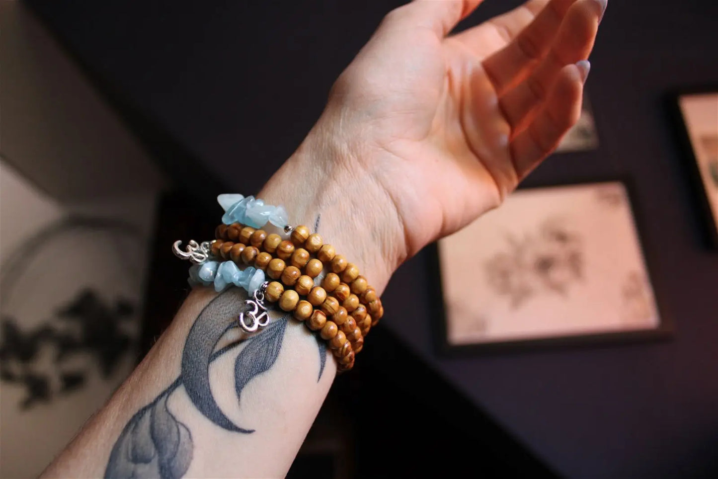 1 bracelet en aigue marine et Ohm poignet fin - Aurore Lune