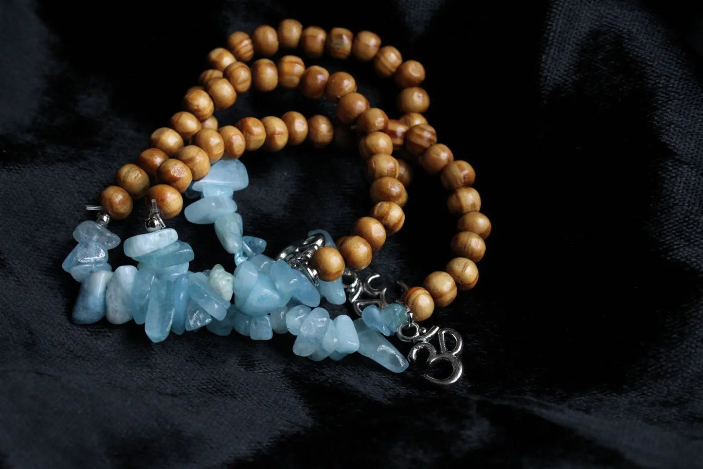 1 bracelet en aigue marine et Ohm poignet fin - Aurore Lune