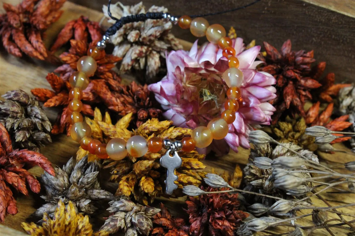 1 bracelet en cornaline avec clé poignet fin - Aurore Lune