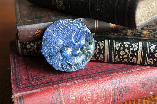 1 cabochon en labradorite licorne ailée - Aurore Lune