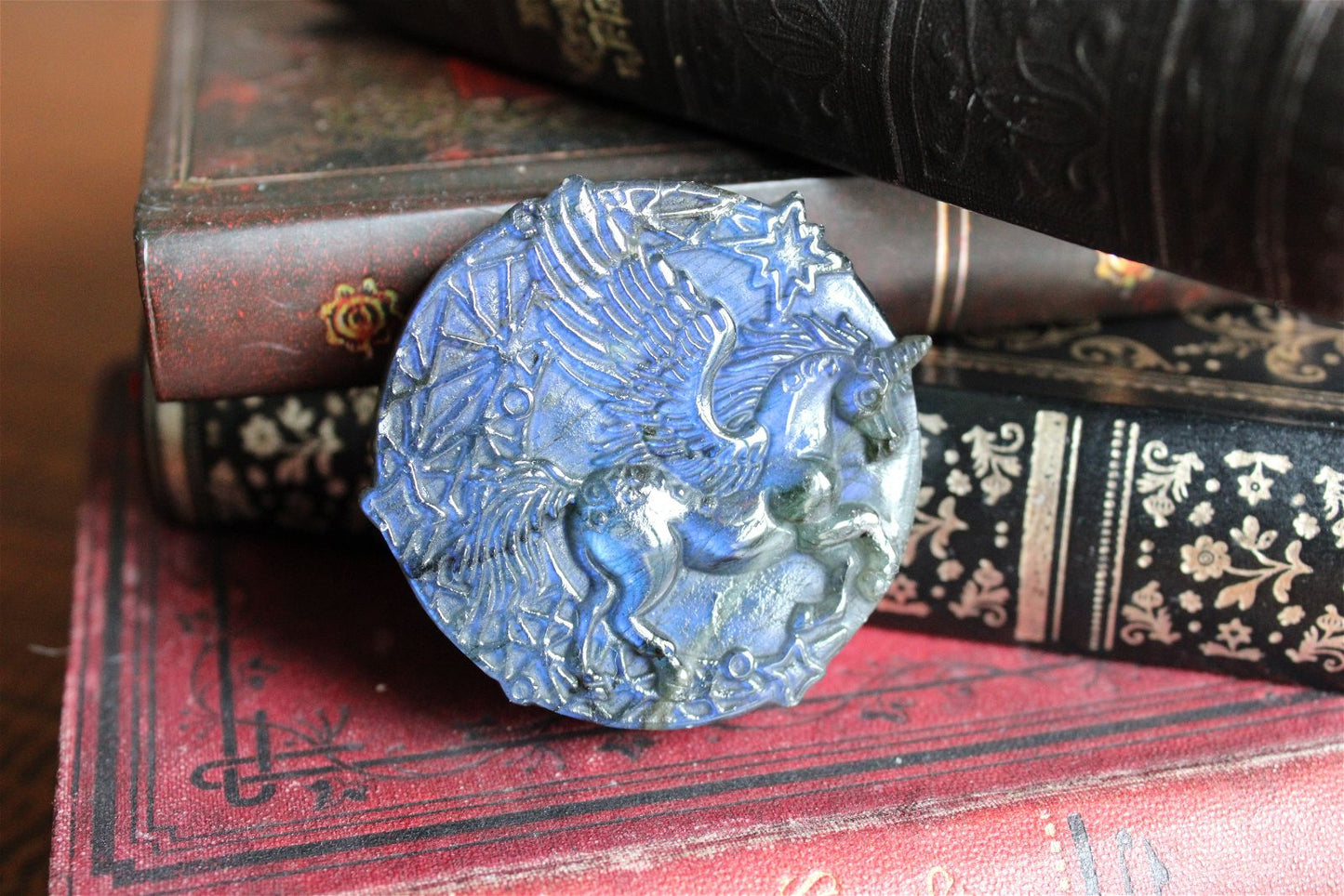1 cabochon en labradorite licorne ailée - Aurore Lune