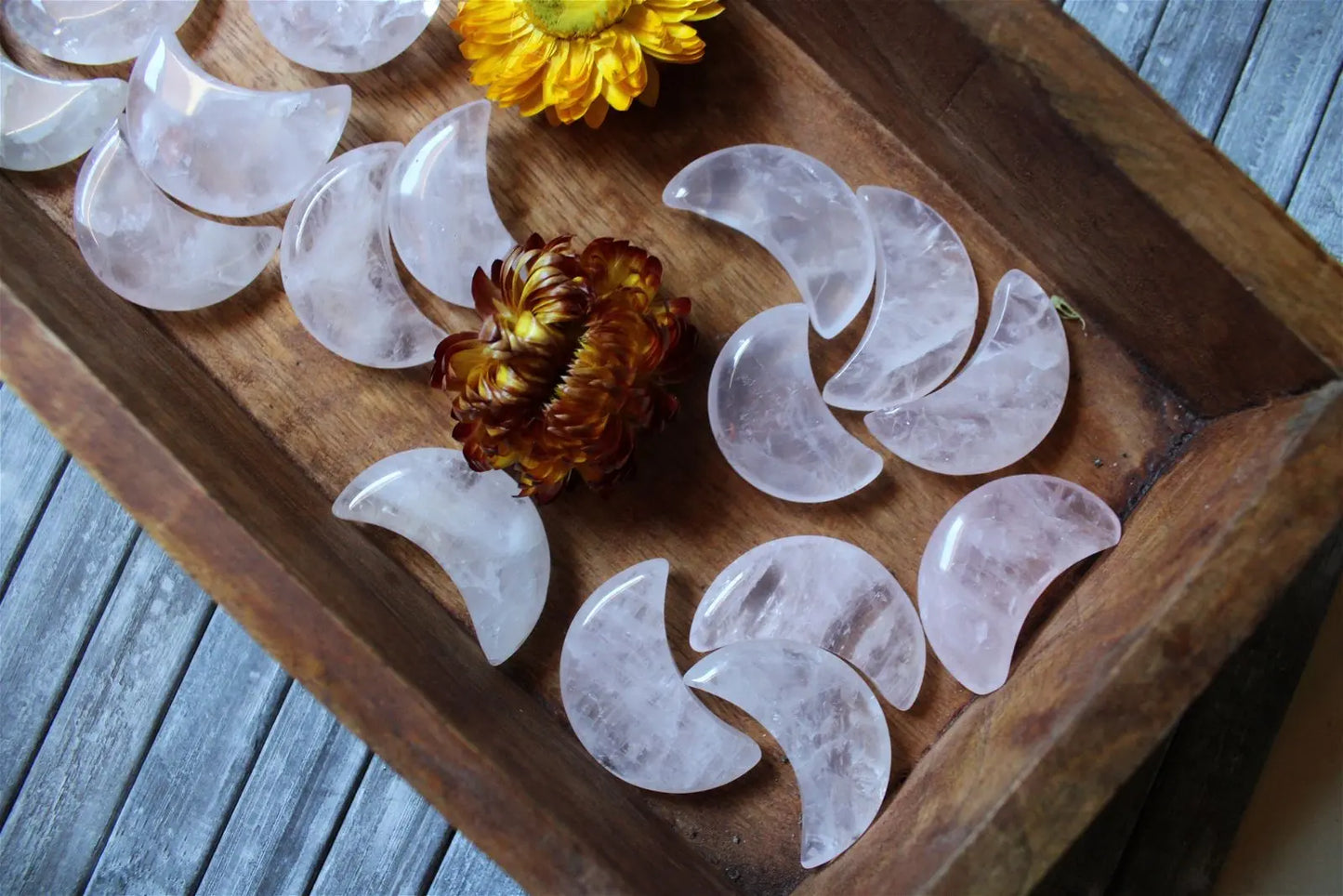 1 cabochon lune en quartz rose - Aurore Lune