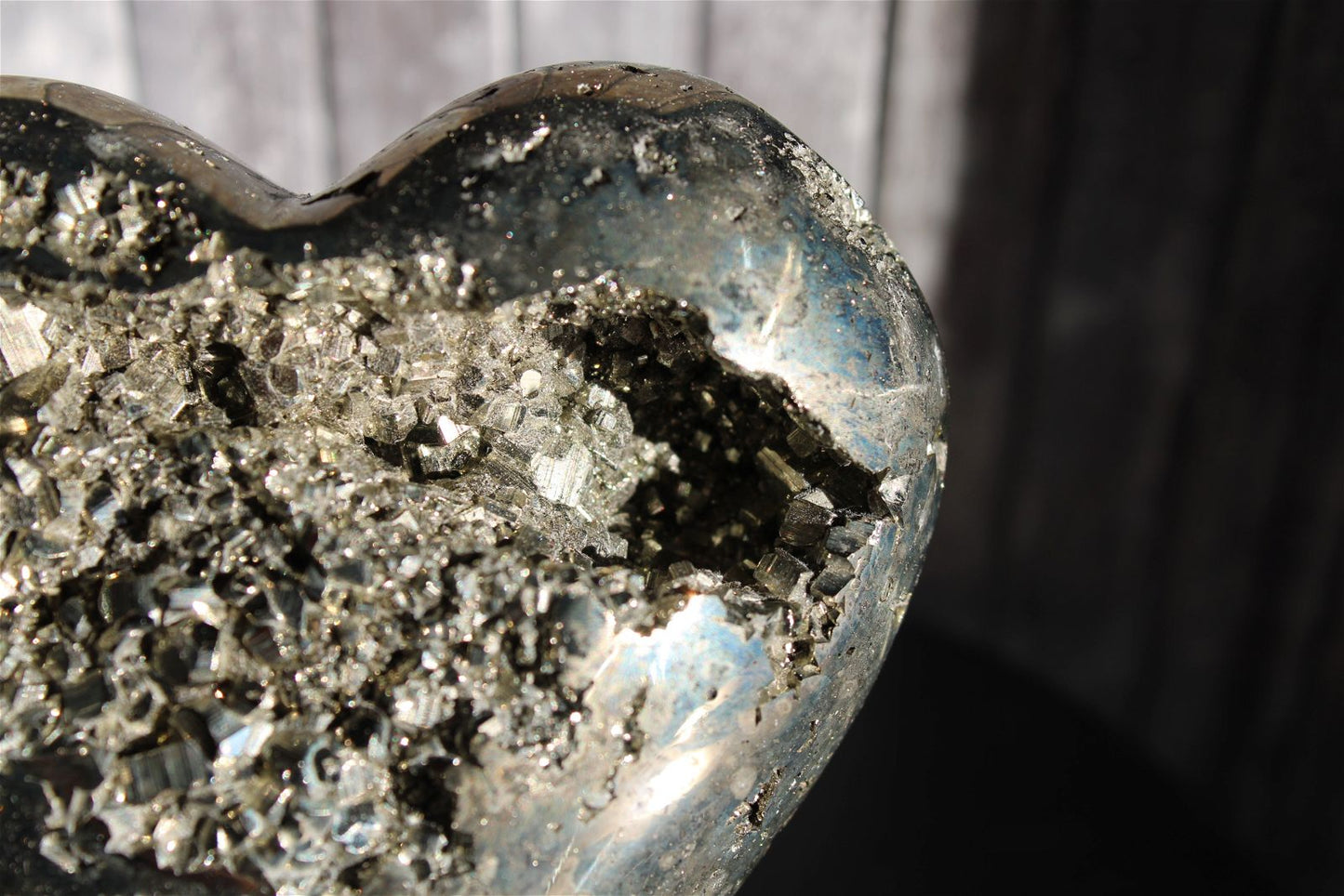 1 coeur en pyrite - SANS SOCLE "B" - Aurore Lune