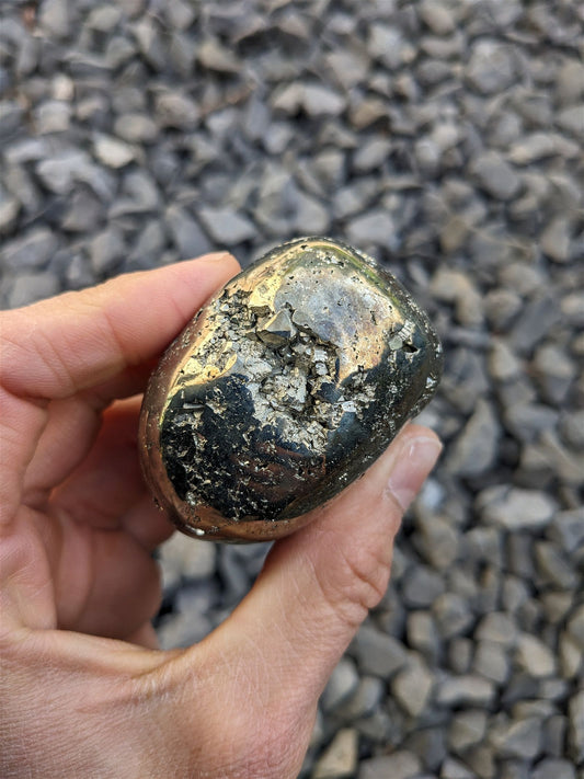 1 crâne en pyrite - Aurore Lune