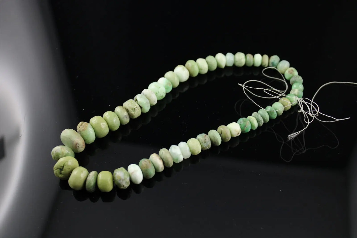 1 fil de perles en chrysoprase photo contractuelle - Aurore Lune